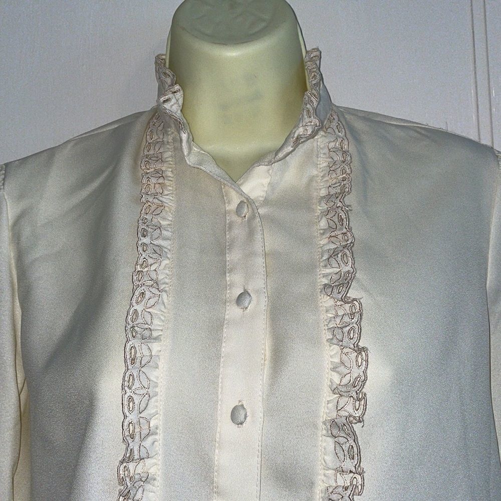 Vtg 70s C.E.O. Petites cream colored high necked polyester blouse - Picture 2 of 9